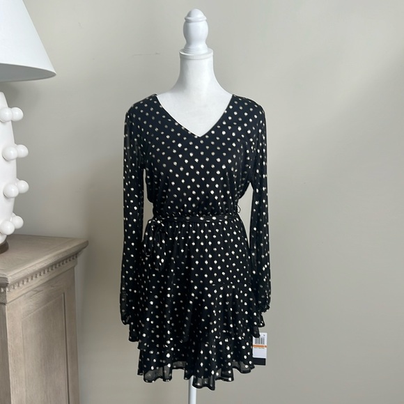 City Studio Dresses & Skirts - Woman’s city studio dress NWT size, small black and gold dress